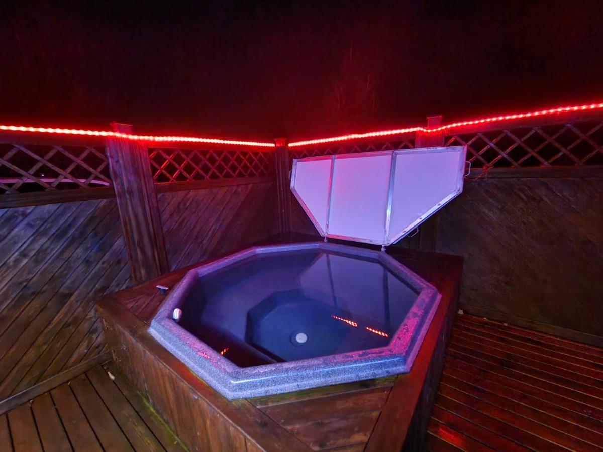 Golden Circle Cabin, Hot Tub Villa Гейсир Екстериор снимка